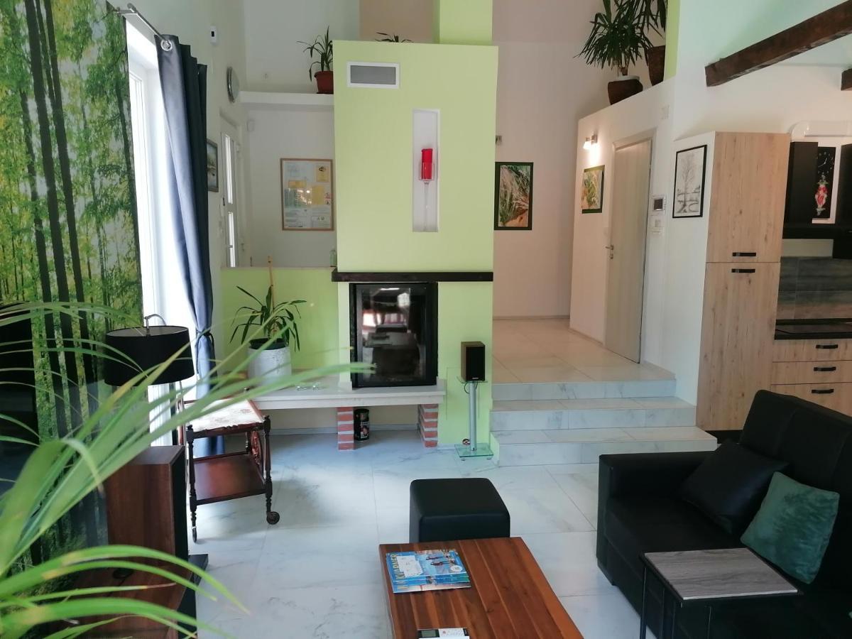 The Forest House Krk 2 Kras エクステリア 写真