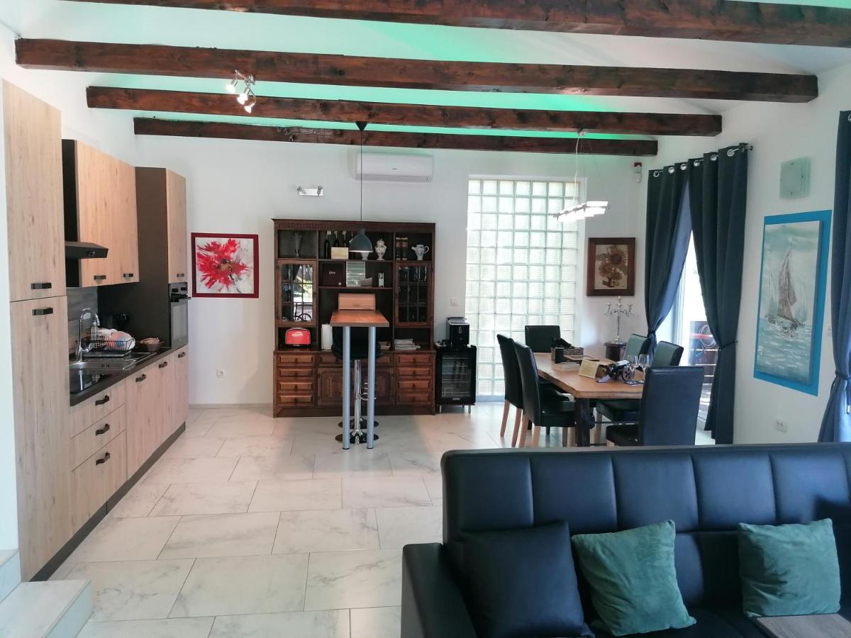 The Forest House Krk 2 Kras エクステリア 写真