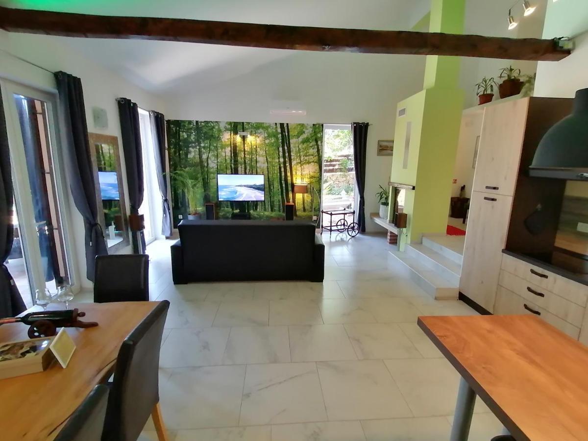 The Forest House Krk 2 Kras エクステリア 写真